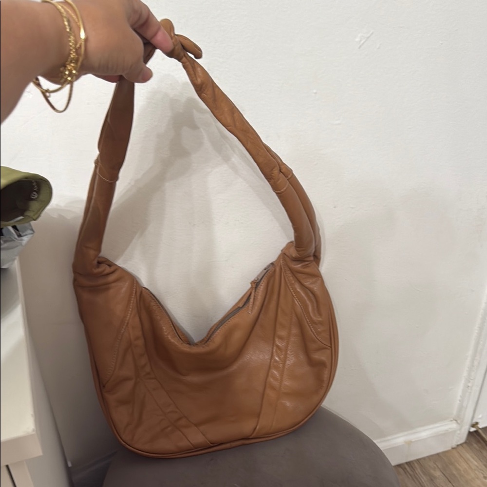 Elegant Tan Leather Hobo Bag